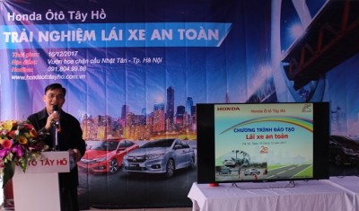  Ngày 16/12/2017 vừa qua, cùng với sự hỗ trợ của Honda Việt Nam, Honda Ôtô Tây Hồ đã tổ chức thành công chương trình hướng dẫn “Lái xe an toàn”